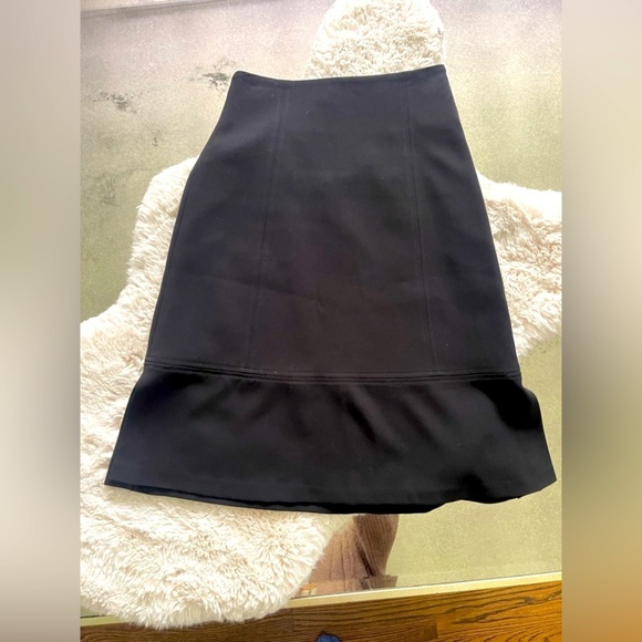 Babaton Classic Sophisticated Minimalistic Office A Line Skirt - Picture 1 of 10